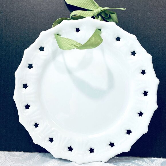 VTG Two's Company White Porcelain Reticulated Plate 8.5" Stars Orig Green Ribbon - Picture 1 of 3